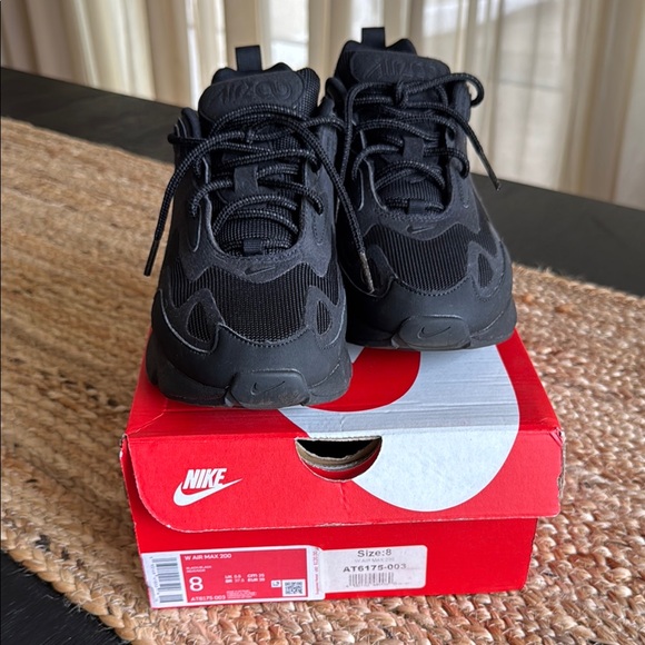 Nike Air Max 200 Triple Black Sneakers - Picture 3 of 3